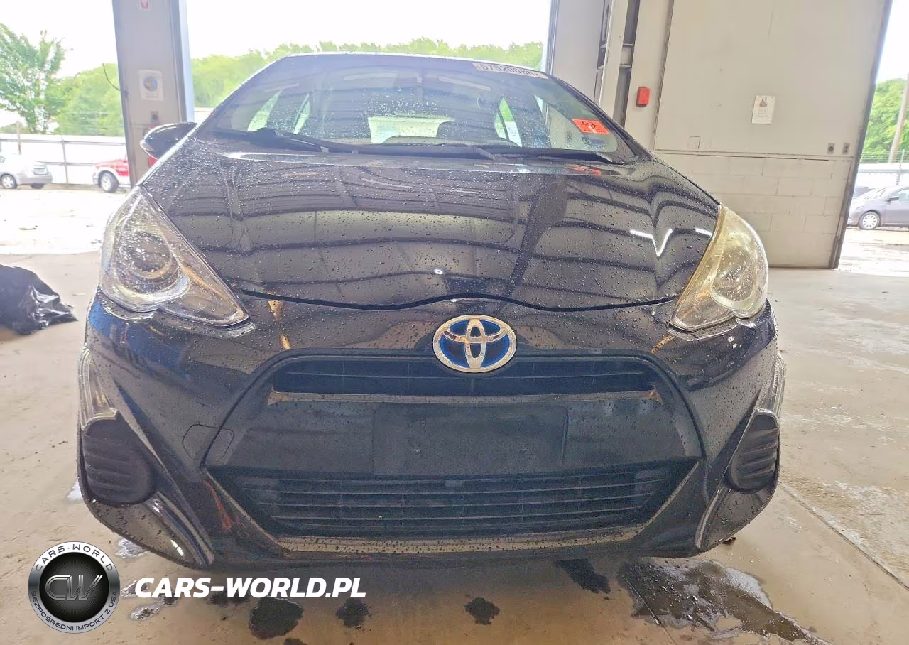 2016 Toyota Prius C Two VIN:JTDKDTB30G1126675 - 5