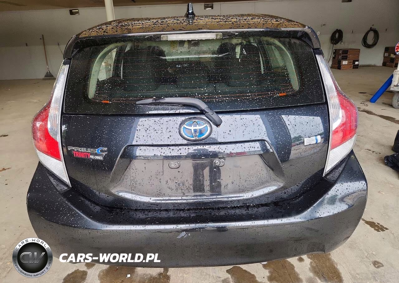 2016 Toyota Prius C Two VIN:JTDKDTB30G1126675 - 6