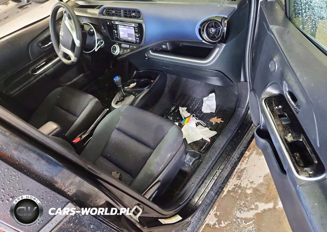 2016 Toyota Prius C Two VIN:JTDKDTB30G1126675 - 8