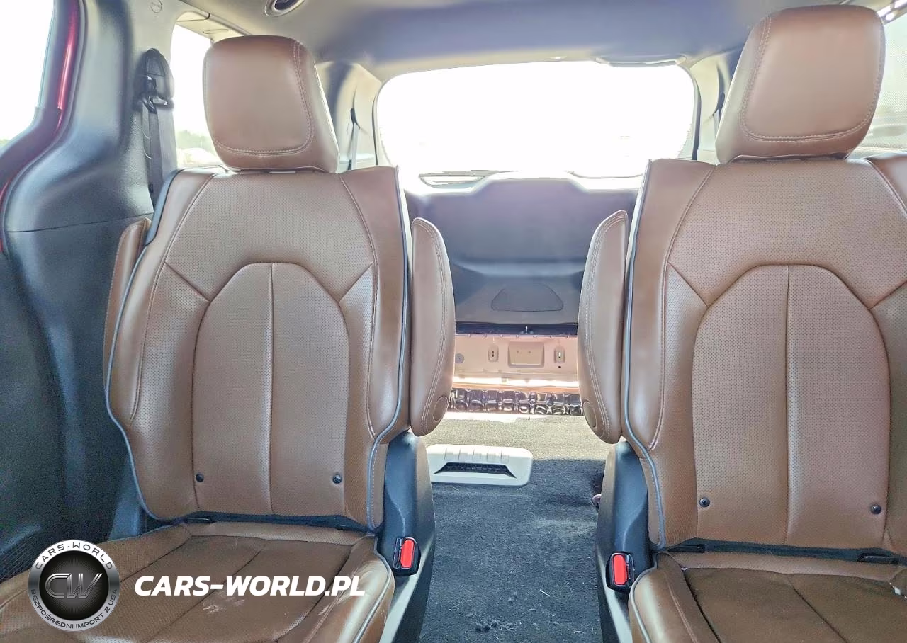 2021 Chrysler Pacifica Hybrid Limited VIN:2C4RC1S7XMR581453 - 10
