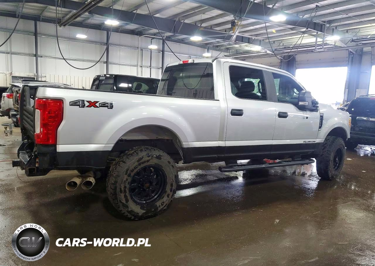 2017 Ford F250 Super Duty VIN:1FT7W2BT5HEE93317 - 3