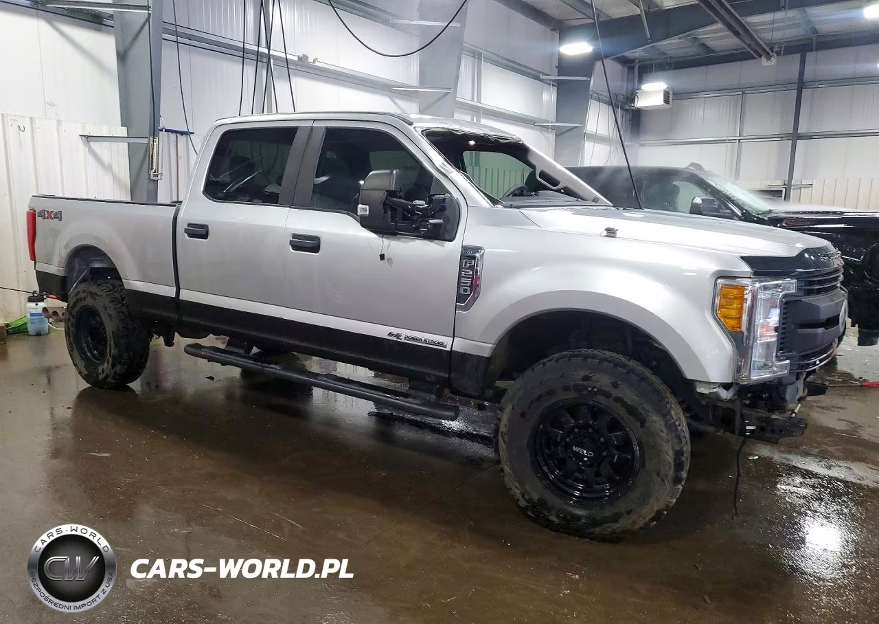 2017 Ford F250 Super Duty VIN:1FT7W2BT5HEE93317 - 4