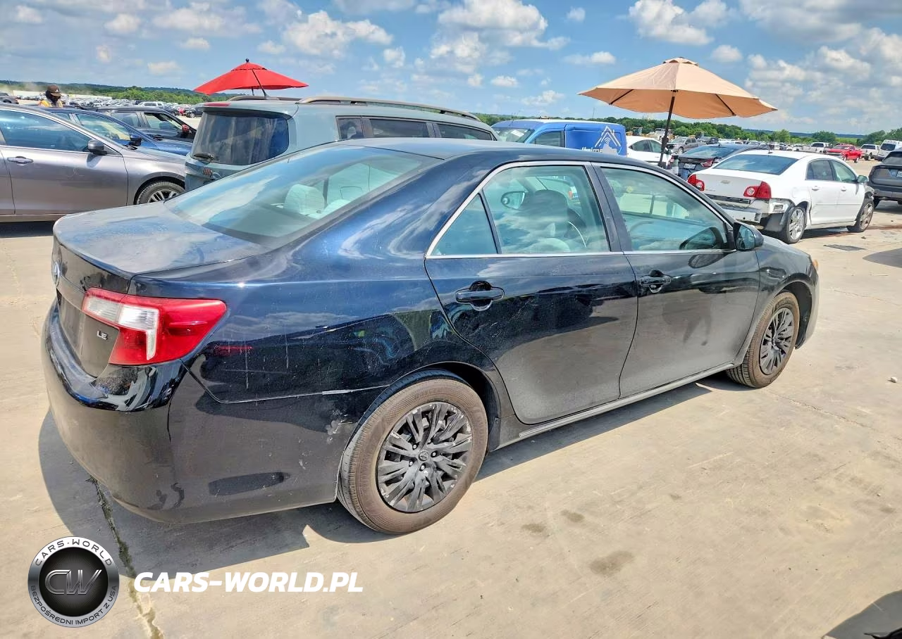 2014 Toyota Camry Le VIN:4T4BF1FK7ER430826 - 3