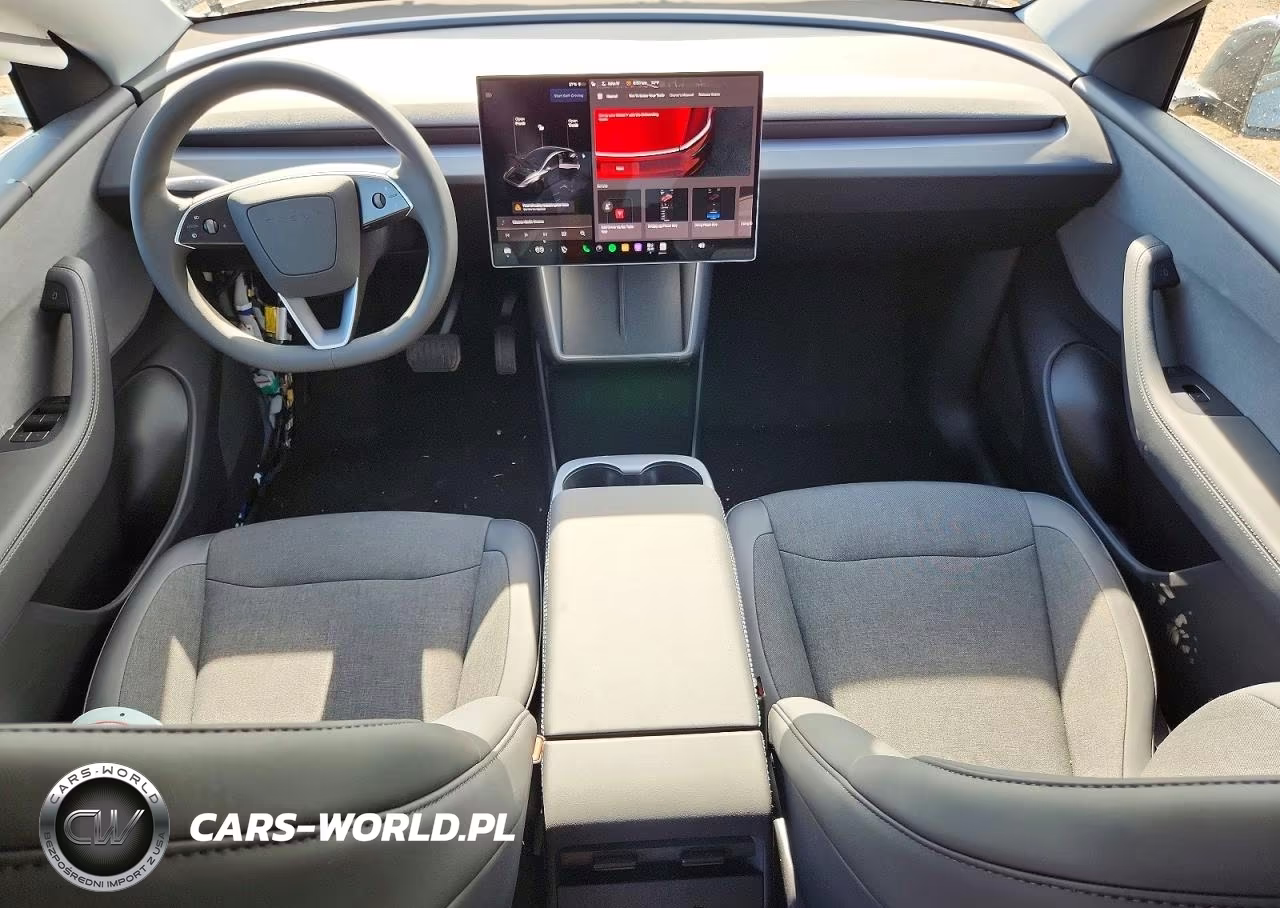 2026 Tesla Model Y VIN:7SAYGDEE2TA687109 - 8