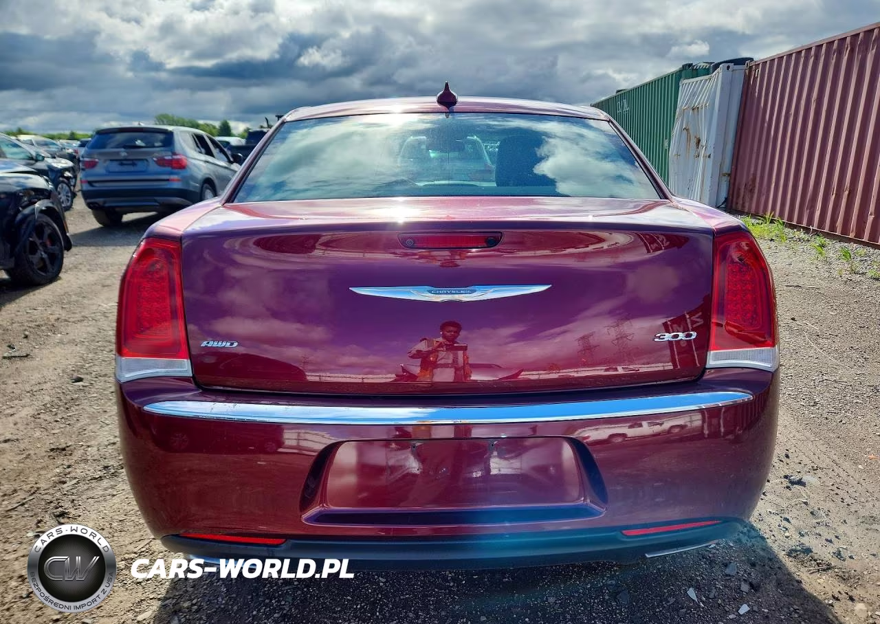 2016 Chrysler 300 Limited VIN:2C3CCARG7GH351332 - 6