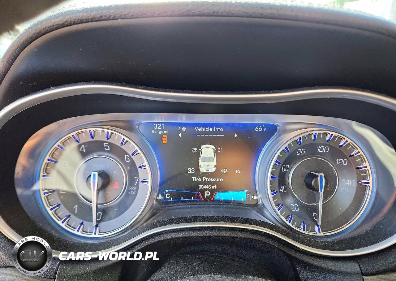 2016 Chrysler 300 Limited VIN:2C3CCARG7GH351332 - 9