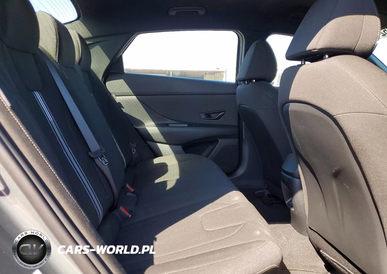 2026 Hyundai Elantra Sel Sport VIN:KMHLM4DGXTU177616 - 10