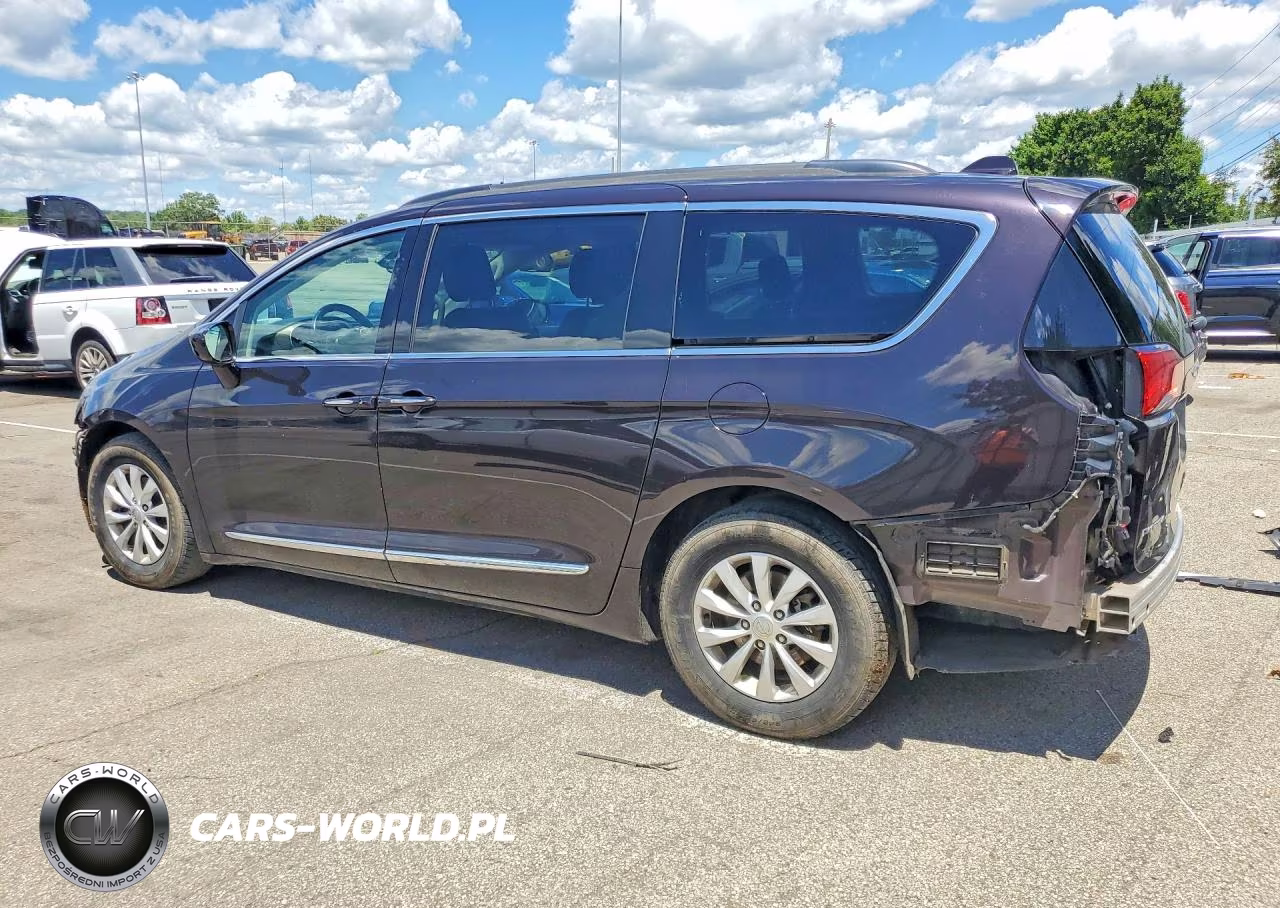 2017 Chrysler Pacifica Touring L VIN:2C4RC1BG0HR583900 - 2