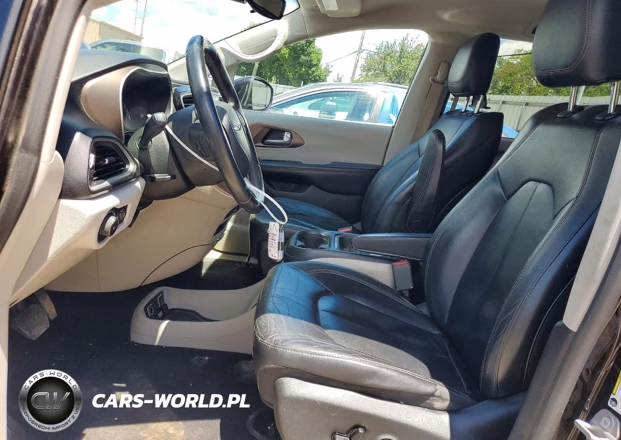 2017 Chrysler Pacifica Touring L VIN:2C4RC1BG0HR583900 - 7