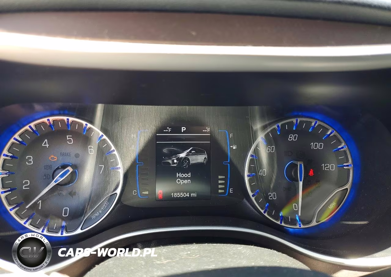 2017 Chrysler Pacifica Touring L VIN:2C4RC1BG0HR583900 - 9