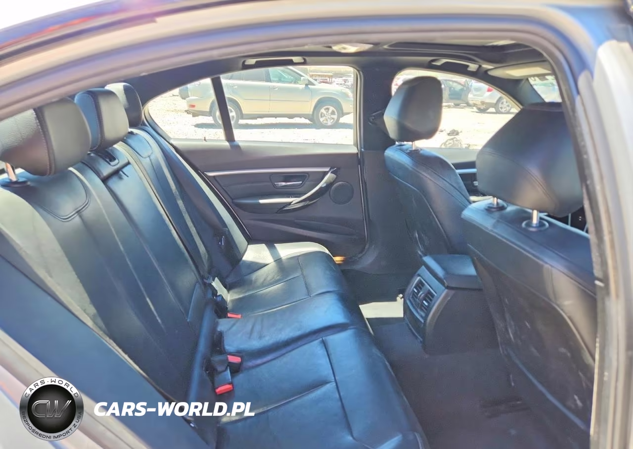 2018 BMW 330 Xi VIN:WBA8D9C5XJA013348 - 10