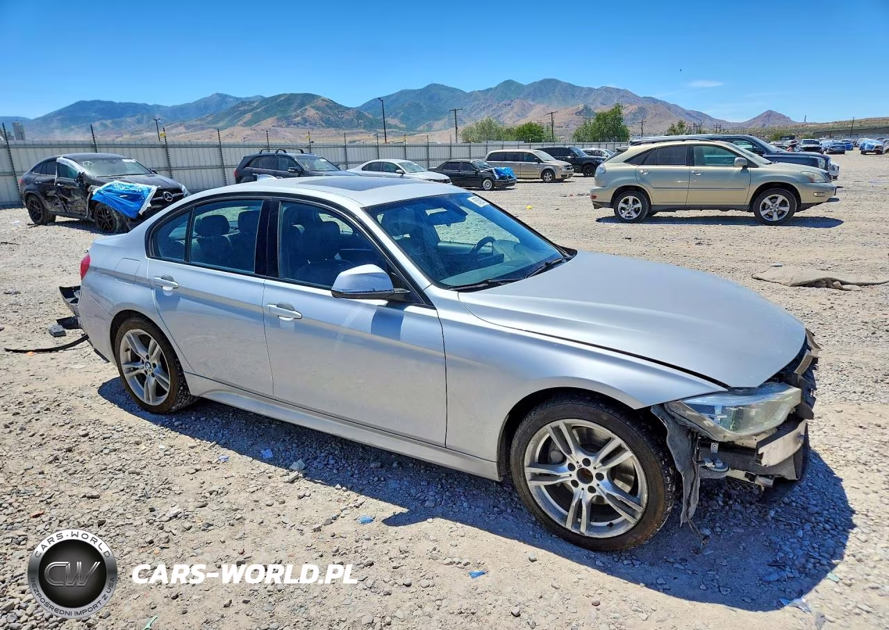 2018 BMW 330 Xi VIN:WBA8D9C5XJA013348 - 4