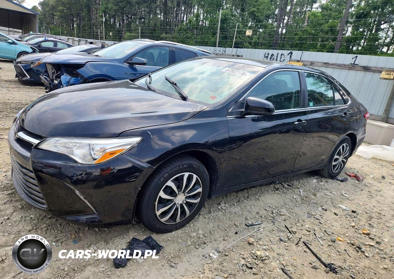 2015 Toyota Camry – zdjęcie 1 z 12