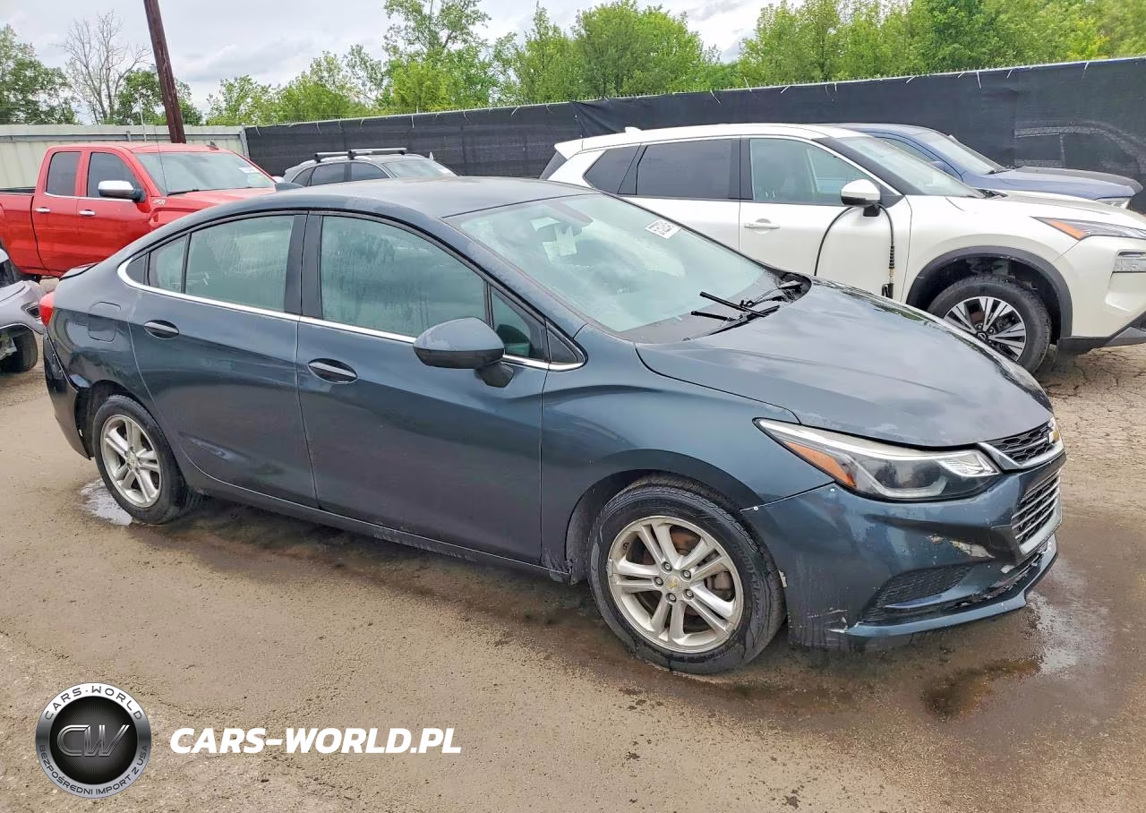 2017 Chevrolet Cruze Lt VIN:1G1BE5SM1H7200761 - 4
