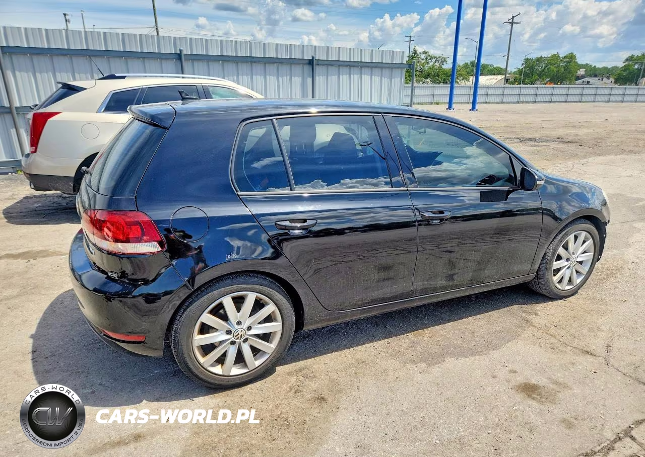 2011 Volkswagen Golf VIN:WVWDM7AJXBW179511 - 3