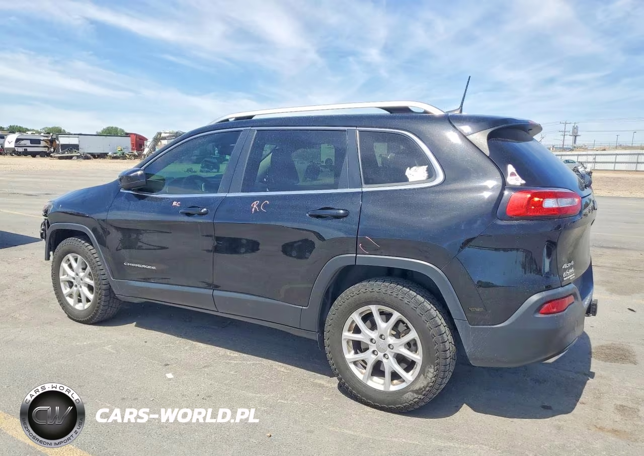 2017 Jeep Cherokee Latitude VIN:1C4PJMCS8HW658402 - 2