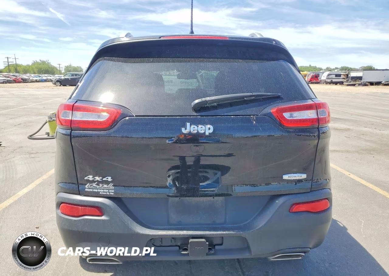 2017 Jeep Cherokee Latitude VIN:1C4PJMCS8HW658402 - 6