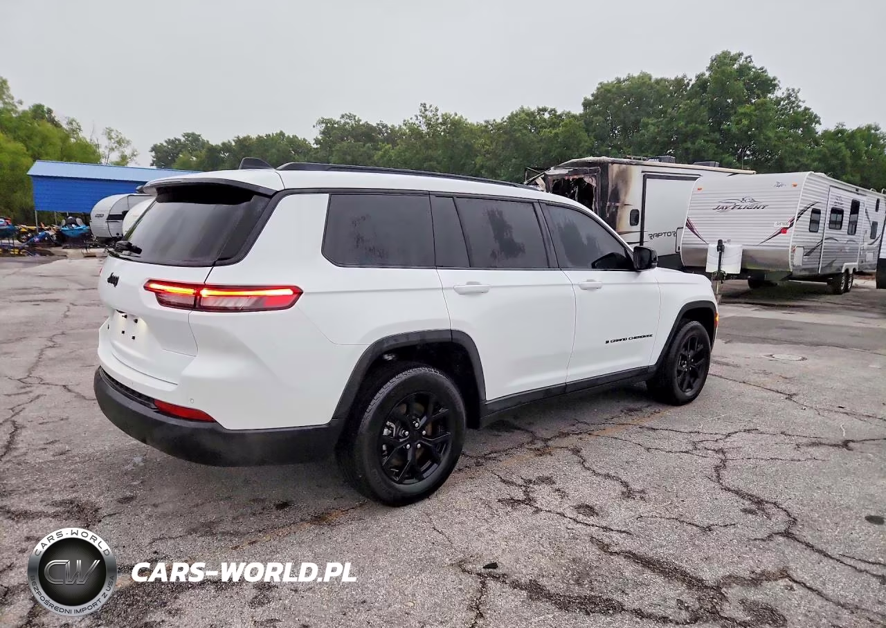 2025 Jeep Grand Cherokee L Laredo VIN:1C4RJKAG0S8744861 - 3