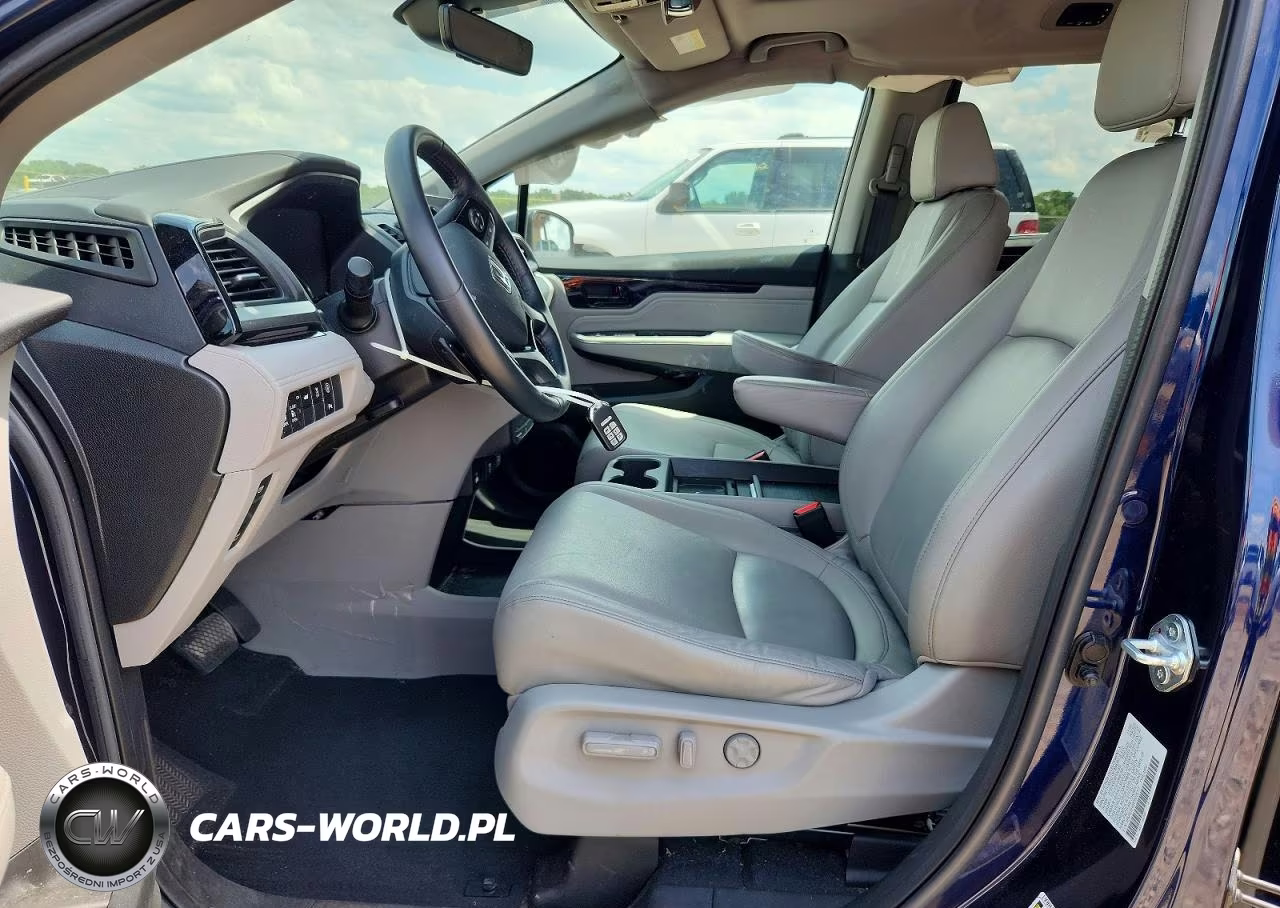 2023 Honda Odyssey Touring VIN:5FNRL6H89PB025177 - 7