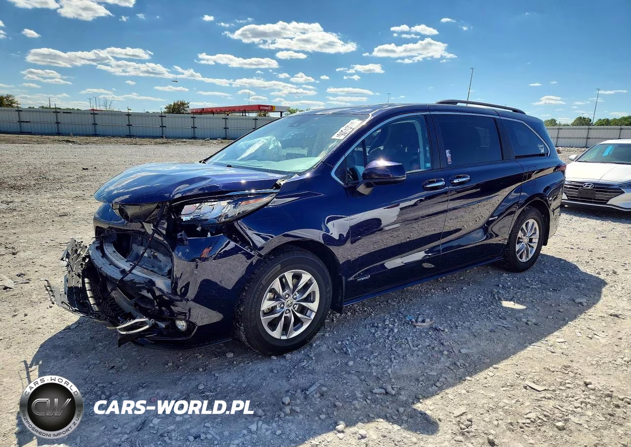 2021 Toyota Sienna Xle