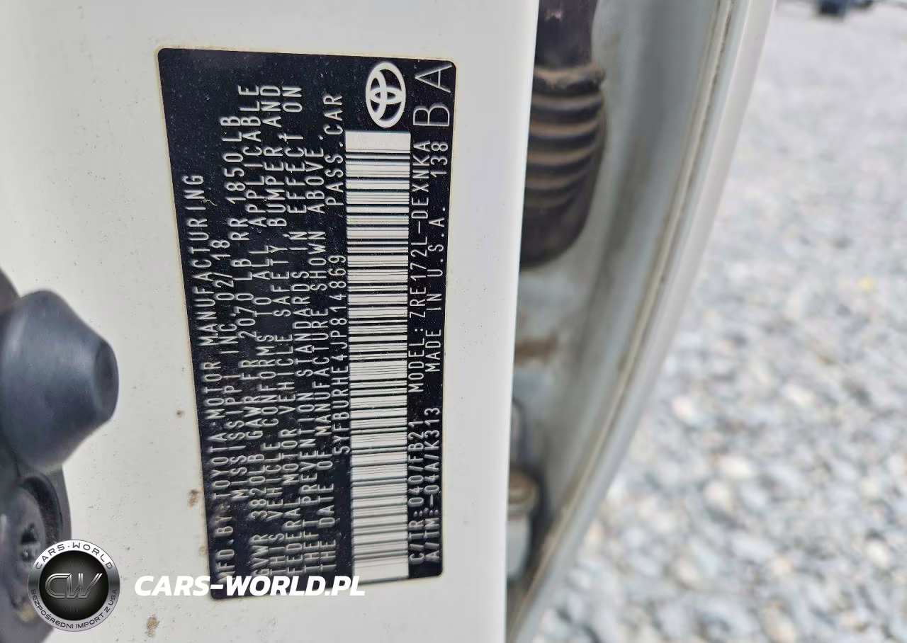 2018 Toyota Corolla Le VIN:5YFBURHE4JP814869 - 12