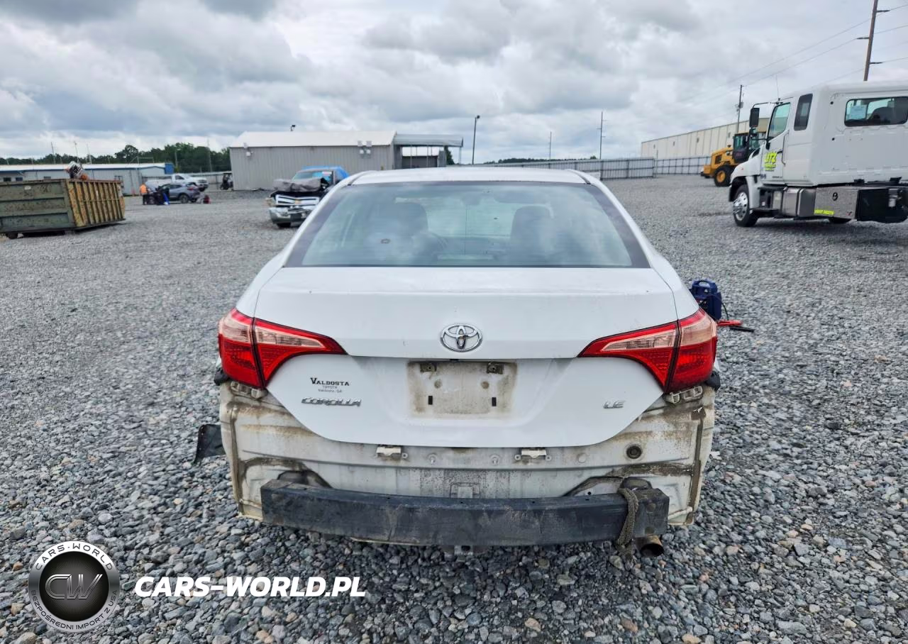 2018 Toyota Corolla Le VIN:5YFBURHE4JP814869 - 6