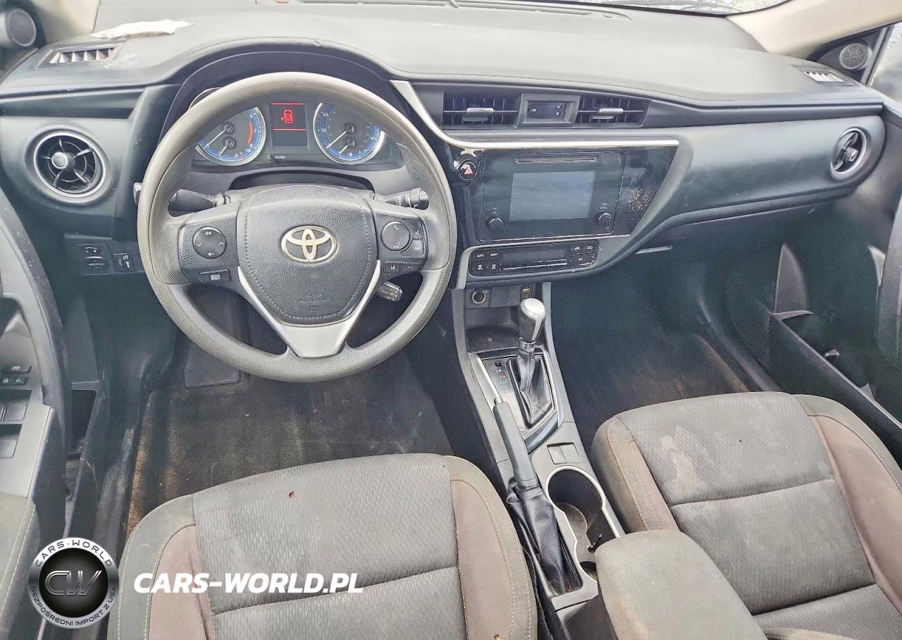 2018 Toyota Corolla Le VIN:5YFBURHE4JP814869 - 8