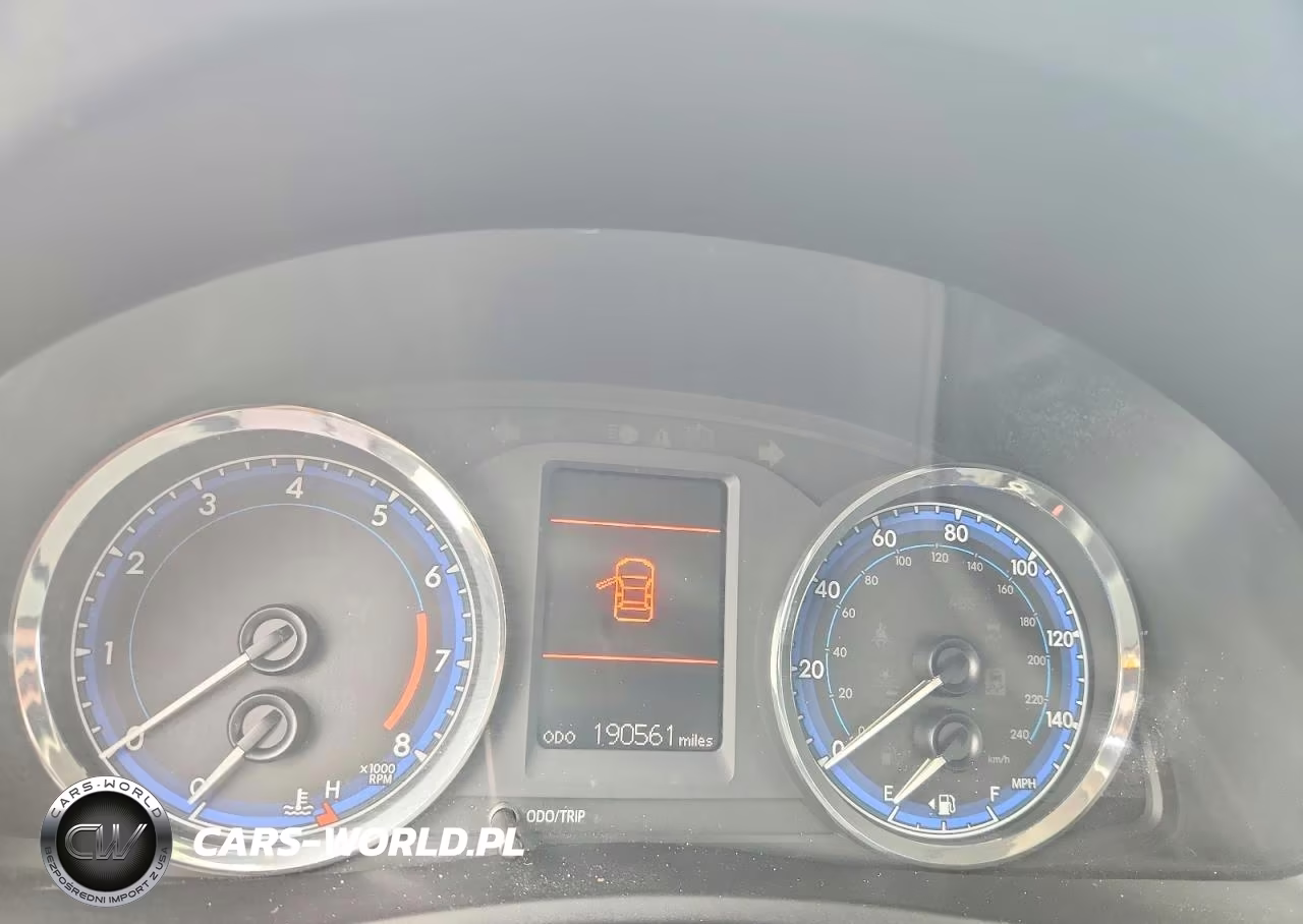2018 Toyota Corolla Le VIN:5YFBURHE4JP814869 - 9