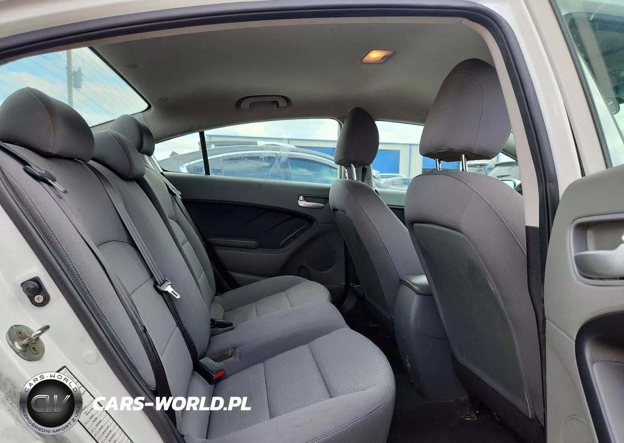 2018 Kia Forte Lx VIN:3KPFK4A76JE193223 - 10