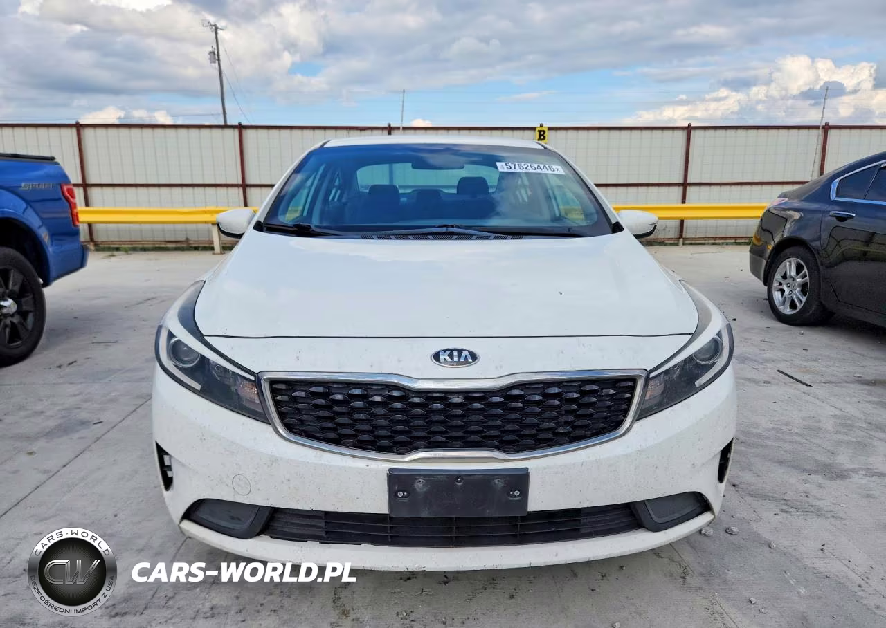 2018 Kia Forte Lx VIN:3KPFK4A76JE193223 - 5
