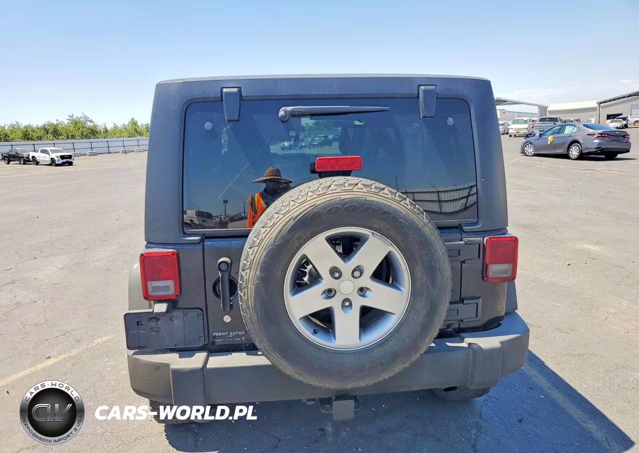 2011 Jeep Wrangler Unlimited Rubicon VIN:1J4HA6H1XBL600553 - 6