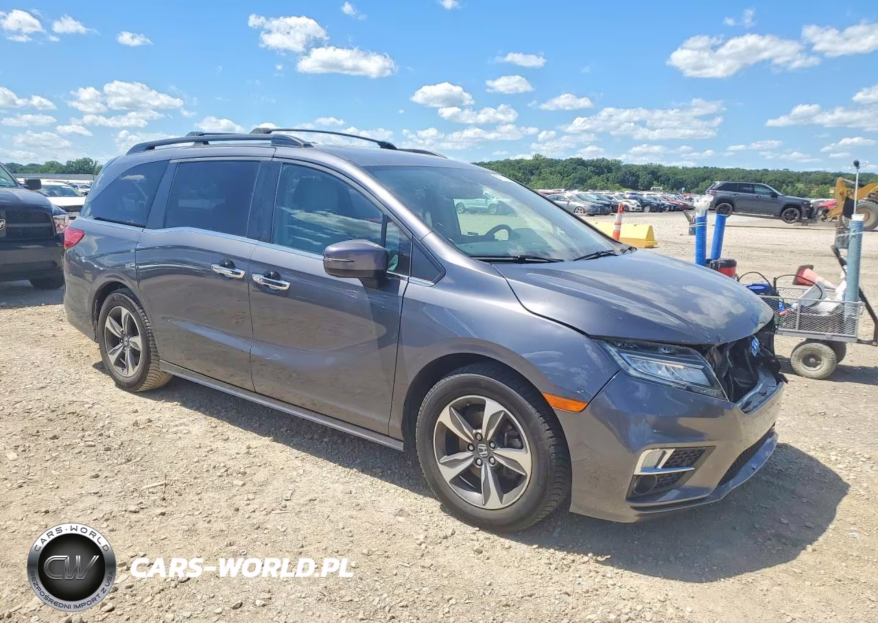 2019 Honda Odyssey Touring VIN:5FNRL6H82KB007581 - 4