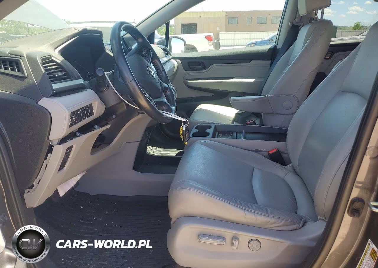2019 Honda Odyssey Touring VIN:5FNRL6H82KB007581 - 7