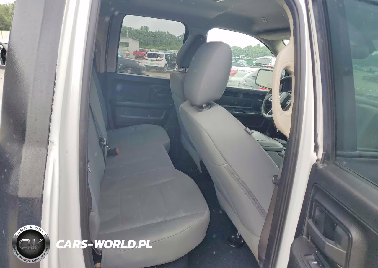 2019 Ram 1500 Classic Tradesman VIN:1C6RR6FG6KS674852 - 10