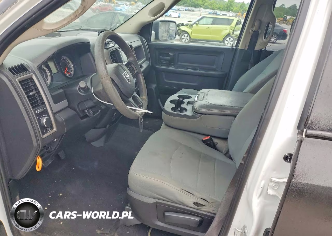 2019 Ram 1500 Classic Tradesman VIN:1C6RR6FG6KS674852 - 7