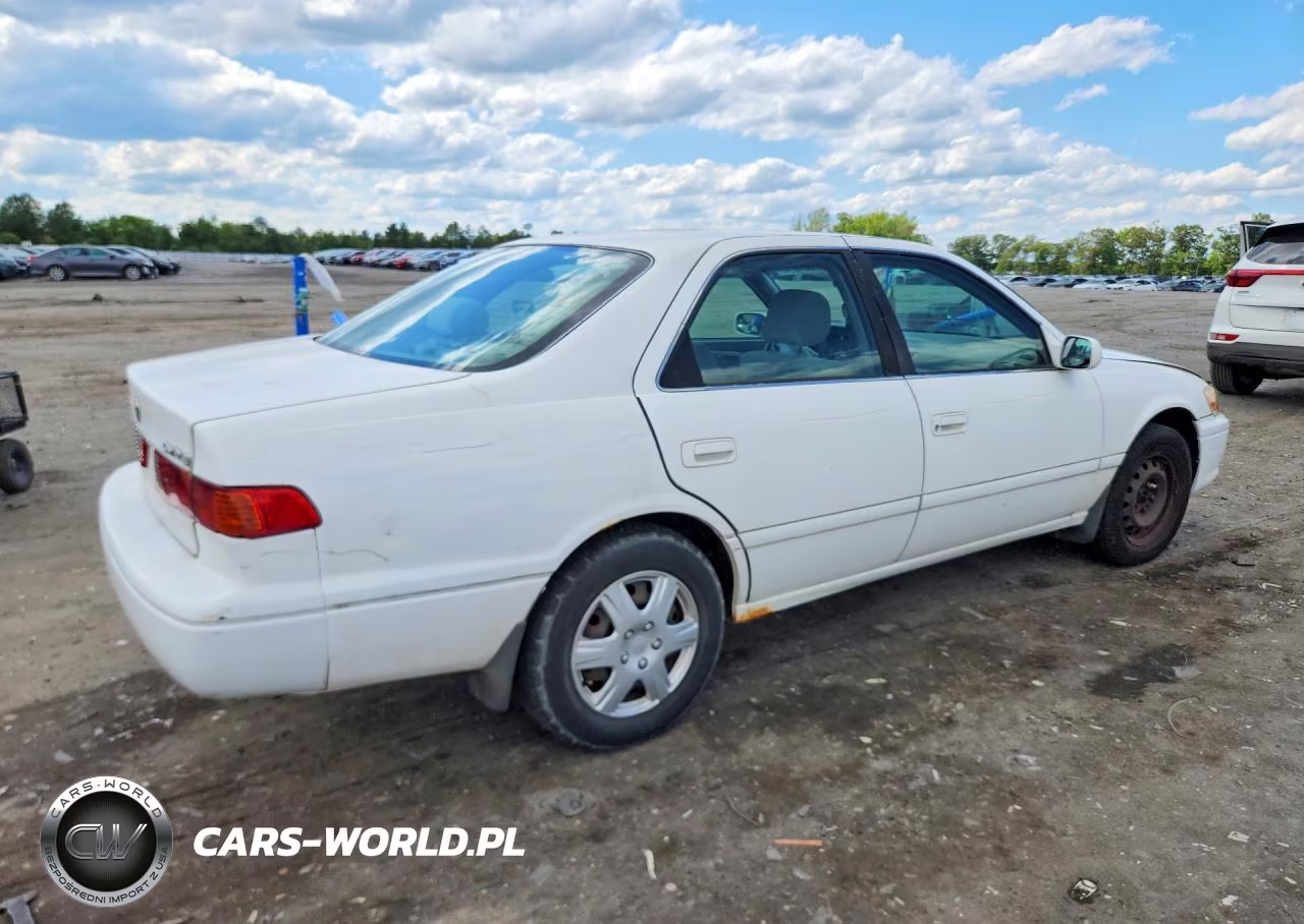 2001 Toyota Camry Le VIN:JT2BG28K010601635 - 3