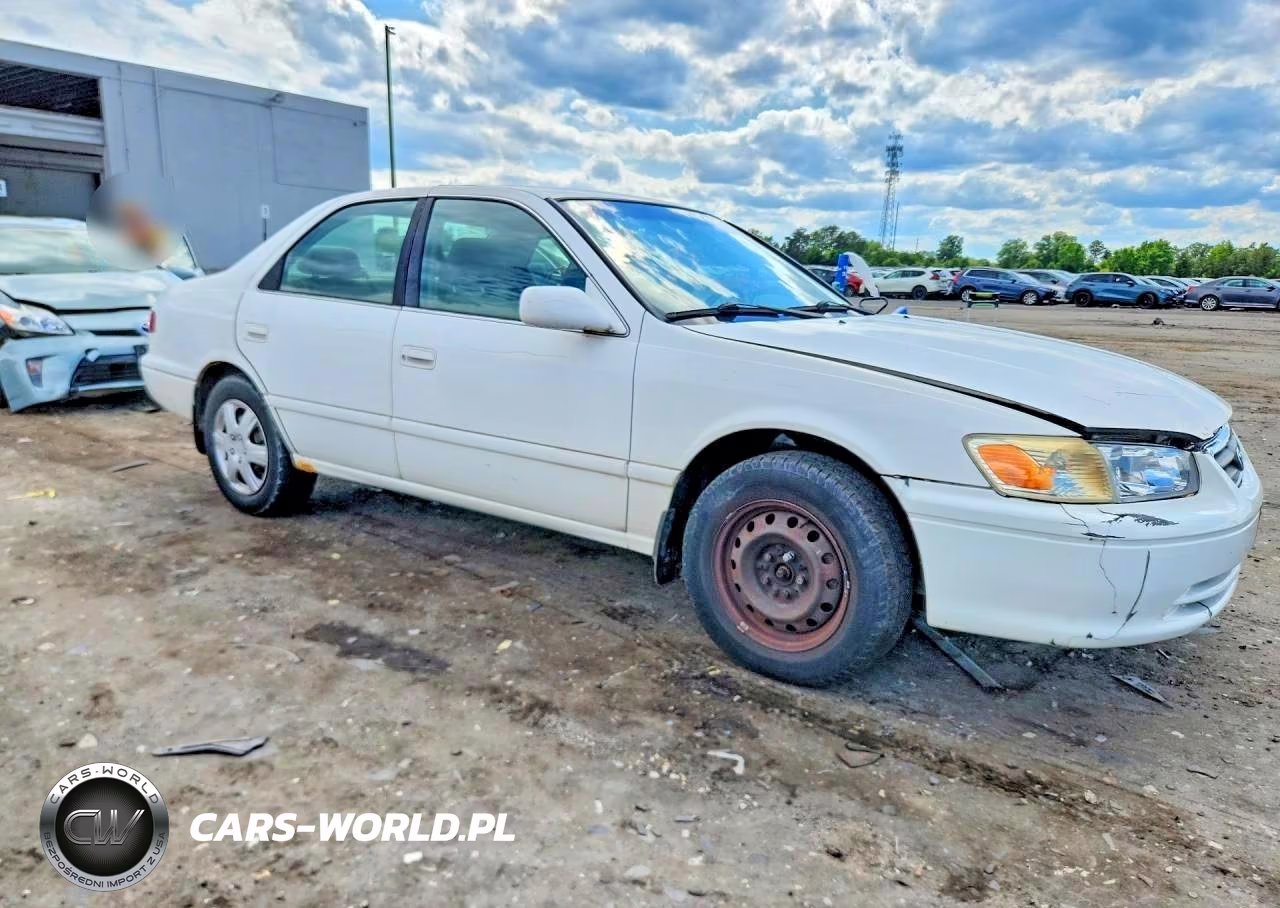 2001 Toyota Camry Le VIN:JT2BG28K010601635 - 4