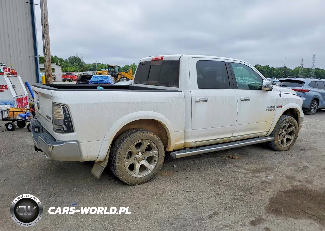 2016 Ram 1500 Laramie VIN:1C6RR7NM8GS100421 - 3