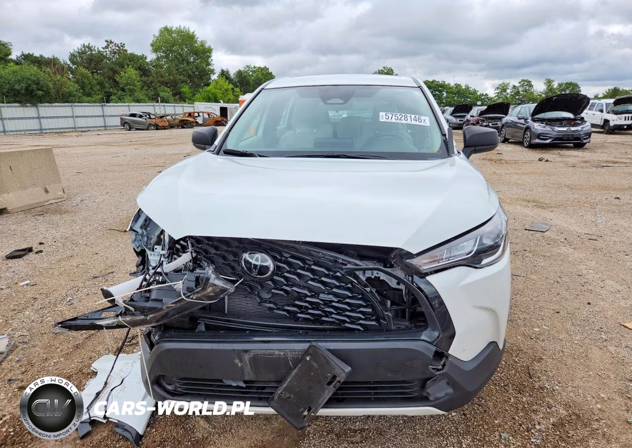 2025 Toyota Corolla Cross L VIN:7MUAAABG9SV121827 - 5