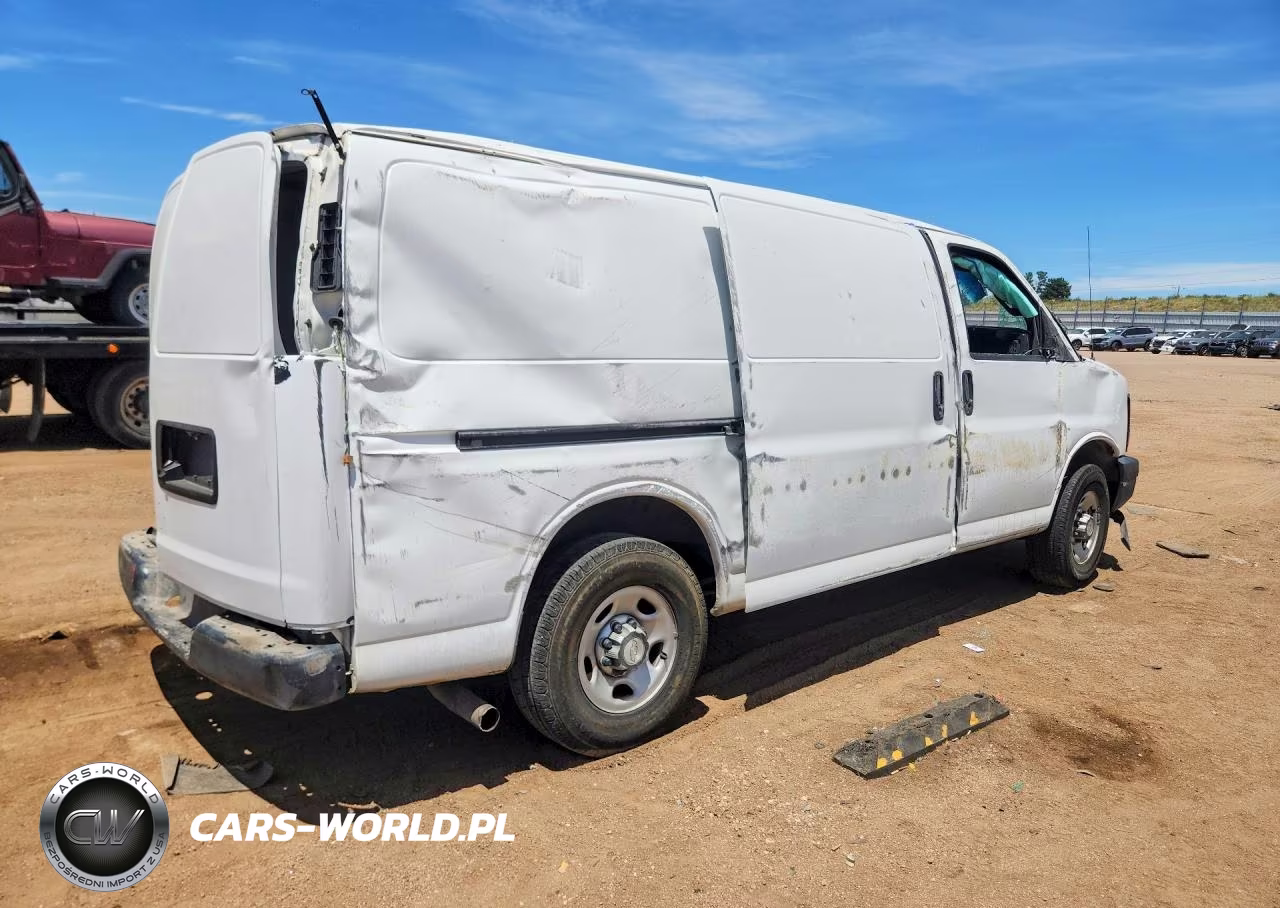 2017 Chevrolet Express G2500 VIN:1GCWGAFF5H1347417 - 3
