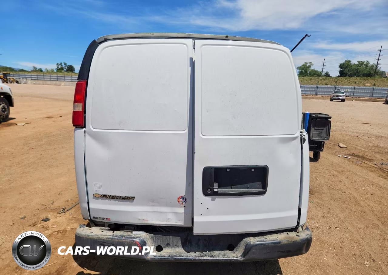 2017 Chevrolet Express G2500 VIN:1GCWGAFF5H1347417 - 6