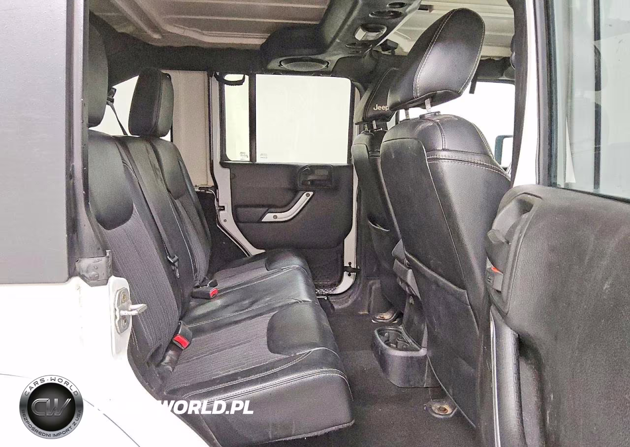 2013 Jeep Wrangler Unlimited Sport VIN:1C4BJWDG6DL613986 - 10