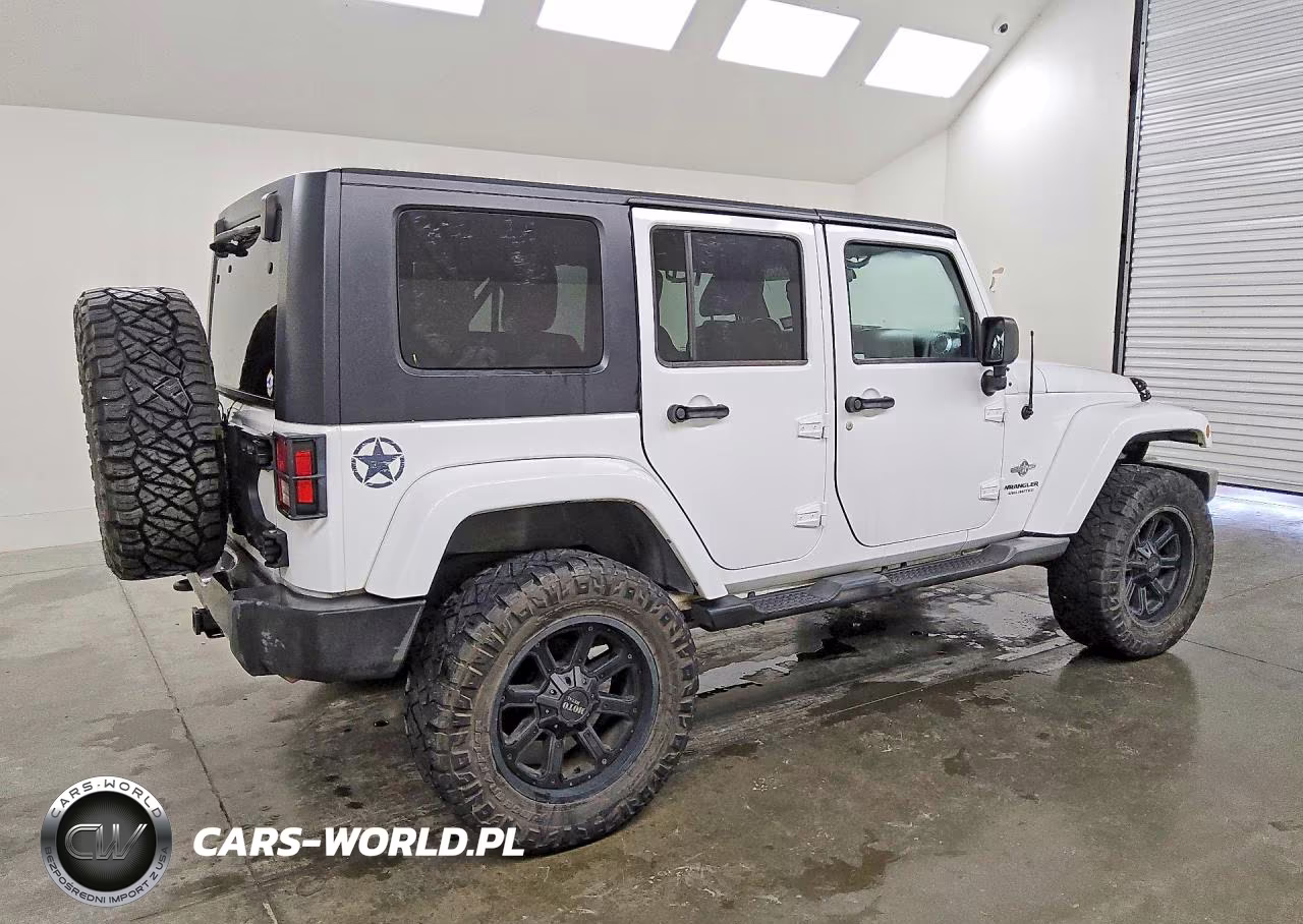 2013 Jeep Wrangler Unlimited Sport VIN:1C4BJWDG6DL613986 - 3