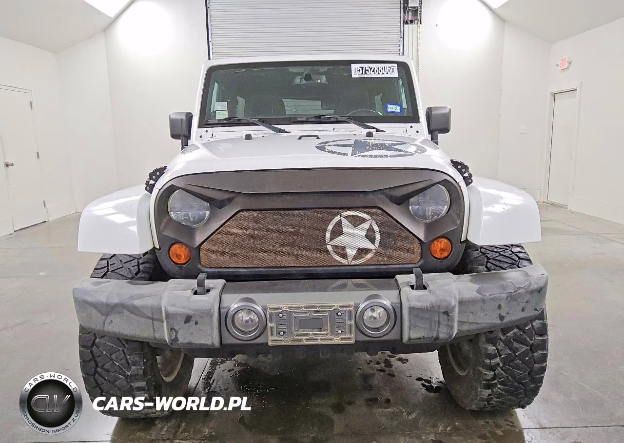 2013 Jeep Wrangler Unlimited Sport VIN:1C4BJWDG6DL613986 - 5