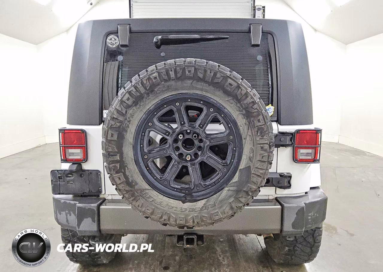 2013 Jeep Wrangler Unlimited Sport VIN:1C4BJWDG6DL613986 - 6