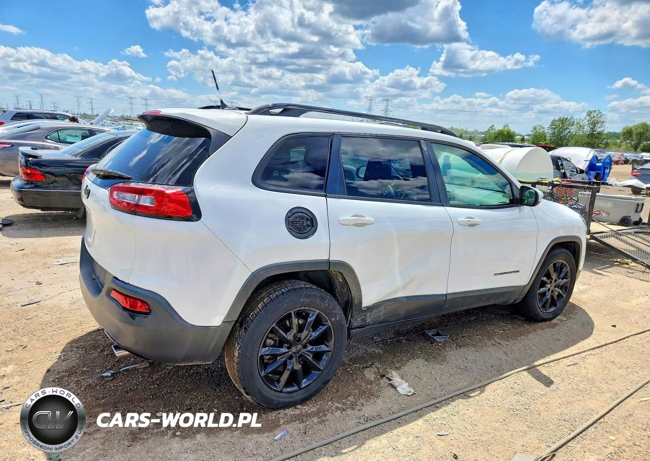 2014 Jeep Cherokee Latitude VIN:1C4PJMCS4EW296113 - 3