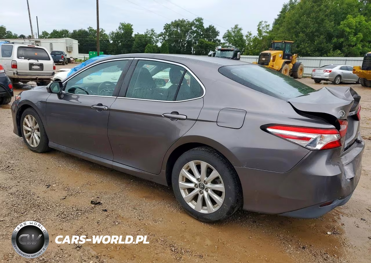 2018 Toyota Camry Le VIN:4T1B11HK0JU539547 - 2