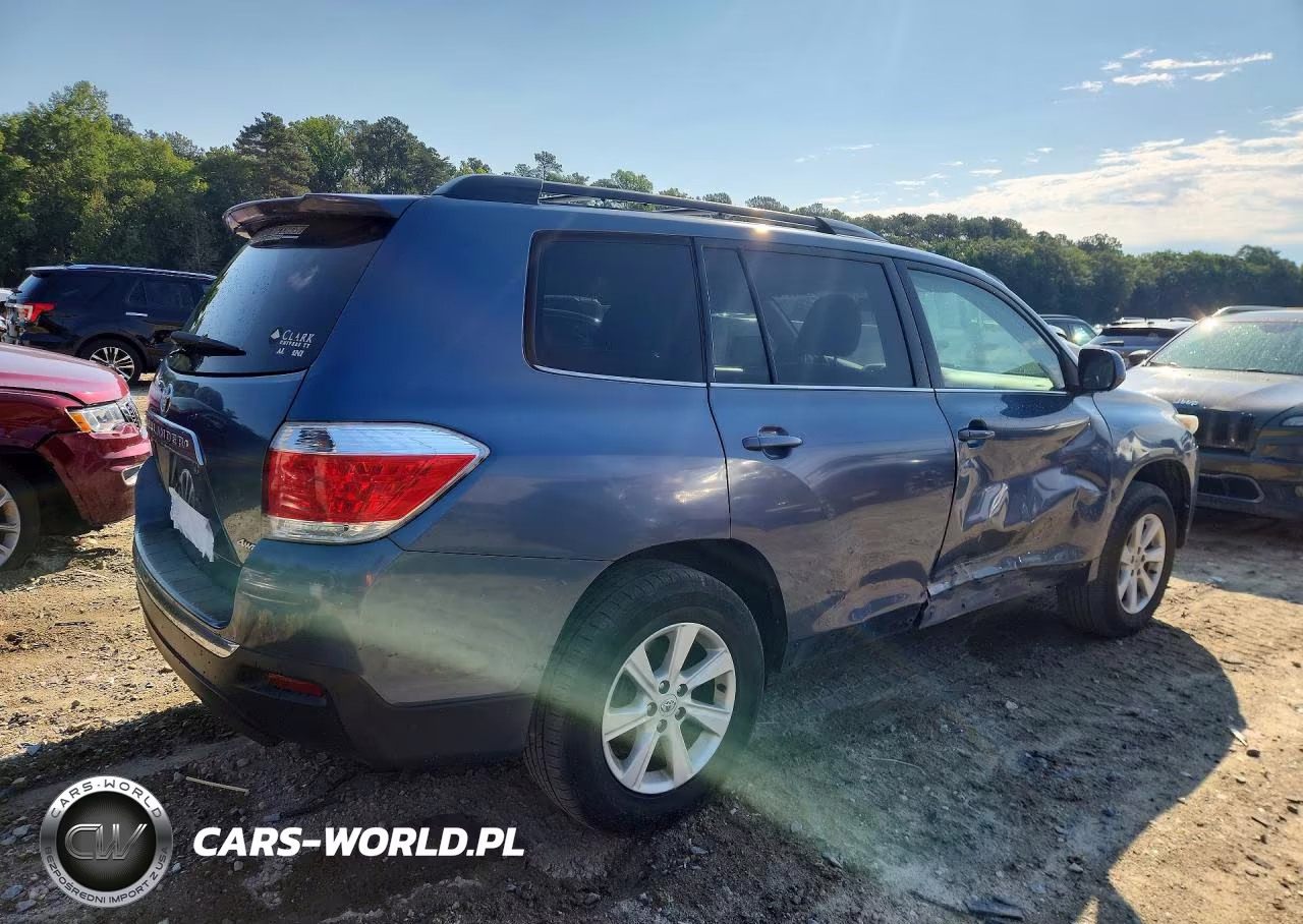 2013 Toyota Highlander Plus VIN:5TDBK3EH1DS184841 - 3