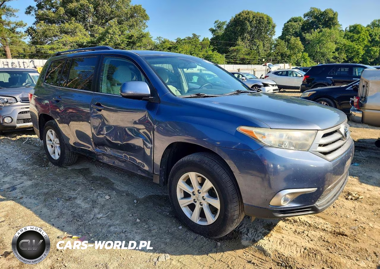 2013 Toyota Highlander Plus VIN:5TDBK3EH1DS184841 - 4