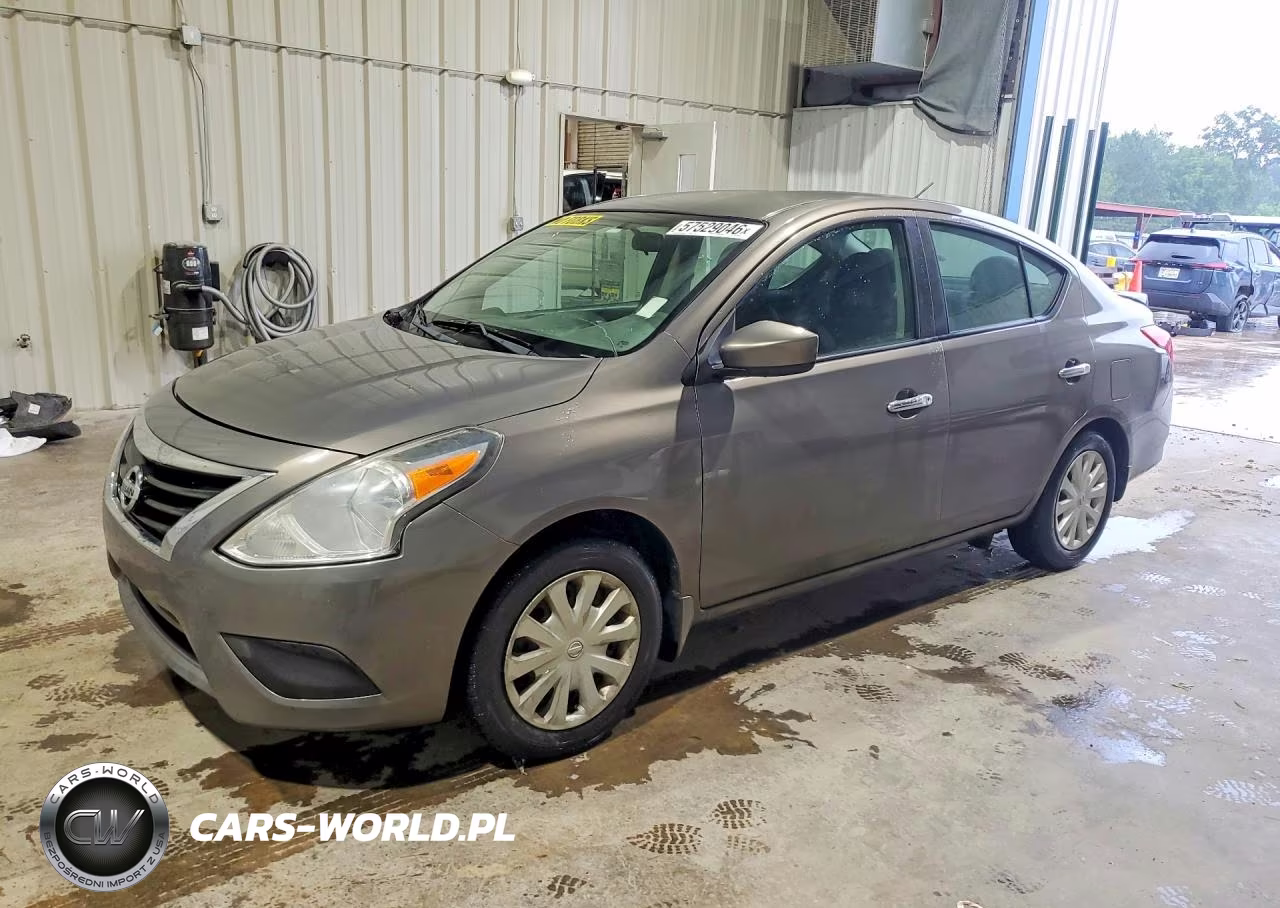 2015 Nissan Versa 1.6 Sv – zdjęcie 1 z 12